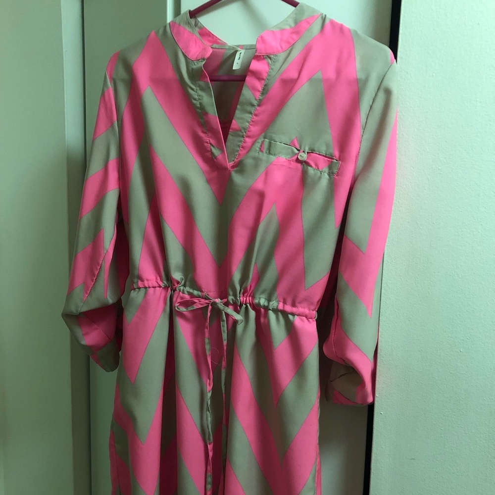 Pink and gray Chevron dress with tie in the middle. 3/4 sleeves